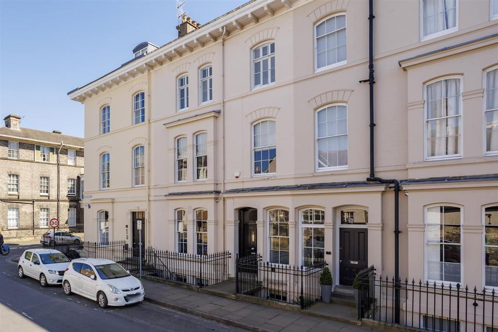 Flat 1 2 Driffield Terrace 38.jpg