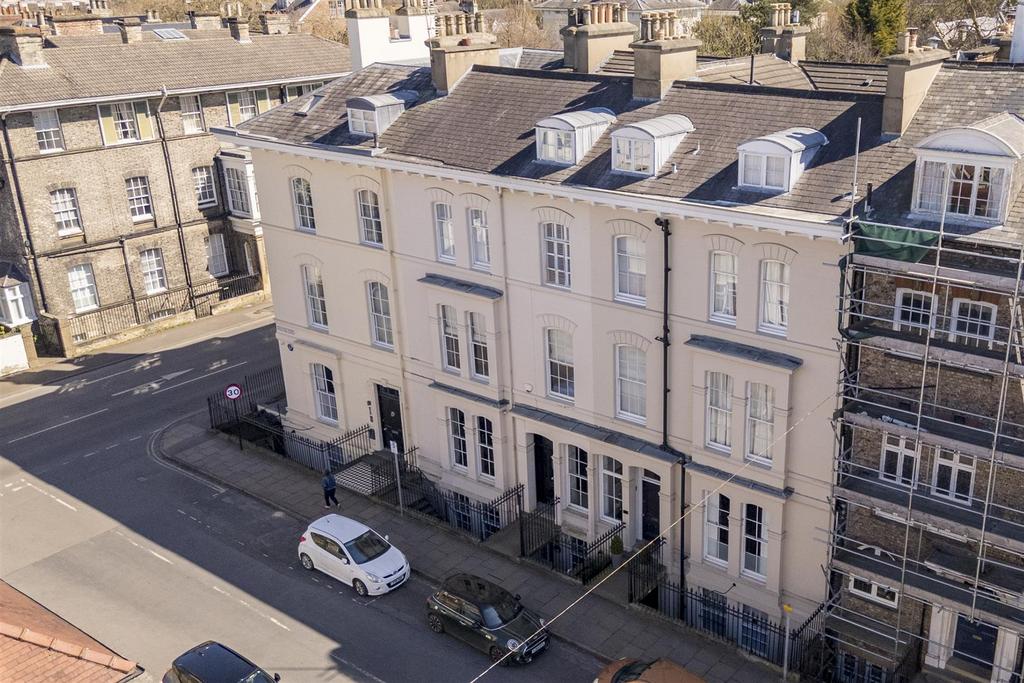 Flat 1 2 Driffield Terrace 40.jpg