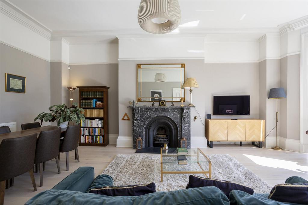 Flat 1 2 Driffield Terrace 13.jpg
