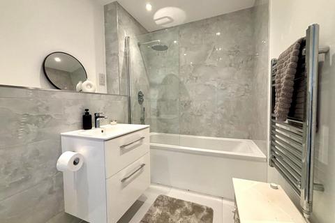 2 bedroom apartment to rent, Camberley