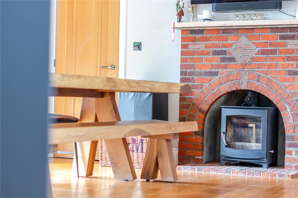 Dining Feature