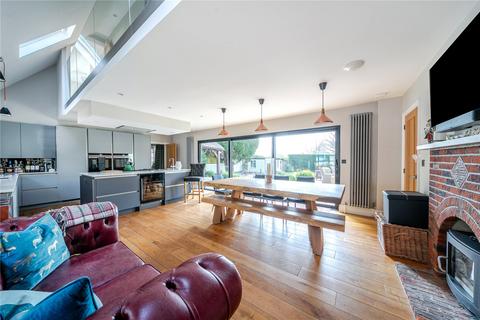 5 bedroom detached house to rent, Saunders Lane, Woking, Surrey, GU22