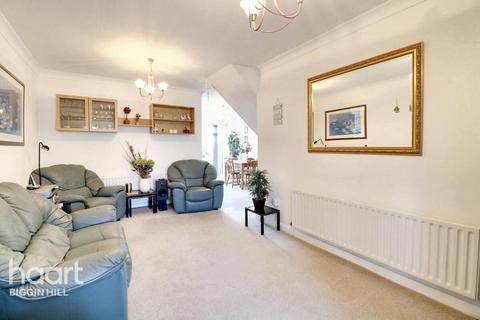 18 Rushdene Walk, Biggin Hill, Westerham, TN16 3UG