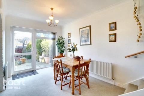 18 Rushdene Walk, Biggin Hill, Westerham, TN16 3UG