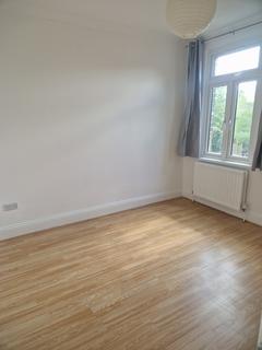 4 bedroom terraced house to rent, Buxton Rd, E15 1QU