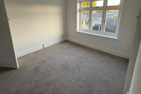 3 bedroom flat to rent, London, SE24