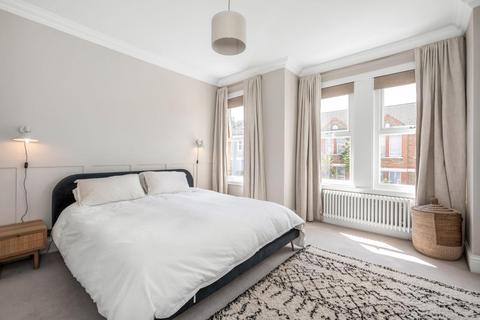 8 Lutwyche Road, London, SE6 4EP
