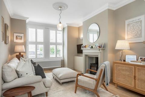 8 Lutwyche Road, London, SE6 4EP