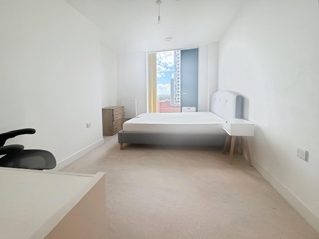 F8232242-6
