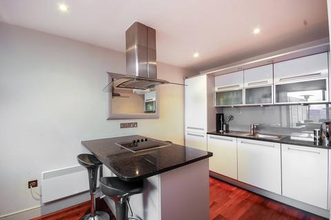 2 bedroom flat to rent, Balham Hill, Clapham South, London, SW12