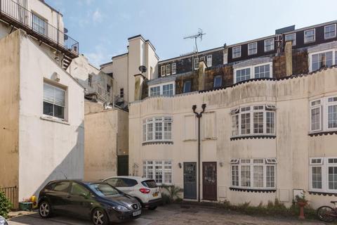 3 bedroom terraced house to rent, Brunswick Mews, Hove BN3 1HD