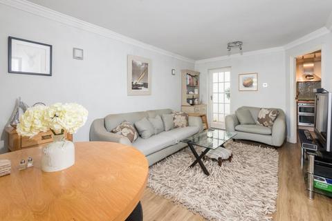 3 bedroom terraced house to rent, Brunswick Mews, Hove BN3 1HD
