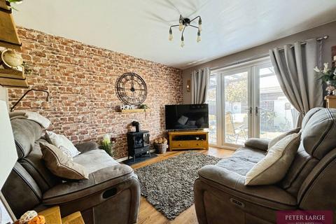 8 Gareth Close, Rhyl, LL18 2LD