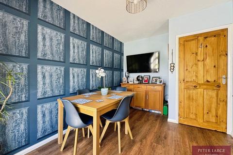 8 Gareth Close, Rhyl, LL18 2LD