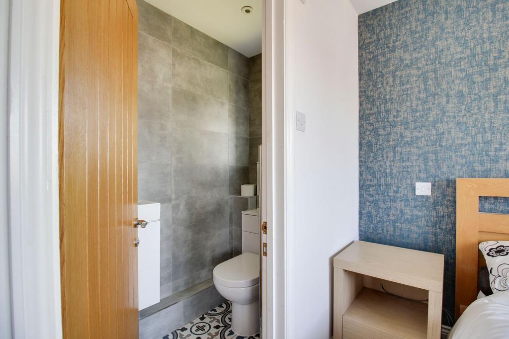 Ensuite