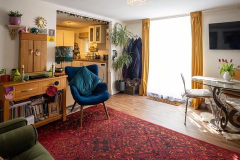 Flat 1, 7 Brunswick Square, Gloucester, GL1 1UG