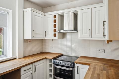76 Crosslees Drive, Thornliebank, Glasgow, G46 7DT