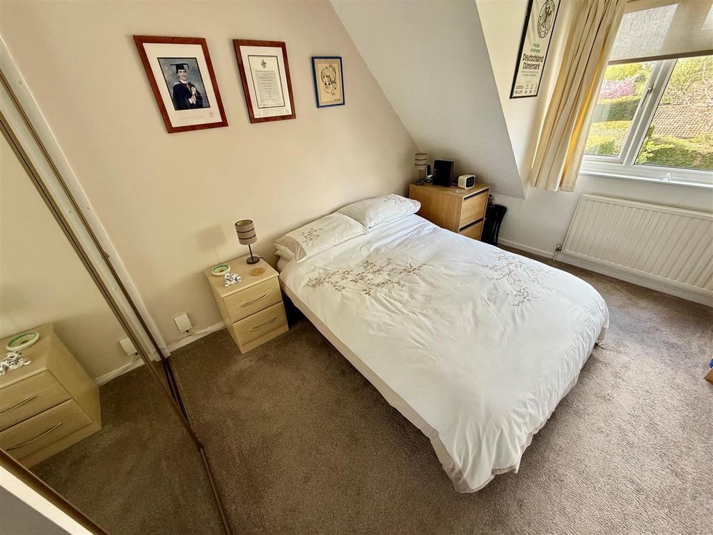 SR3 Bed3.jpg