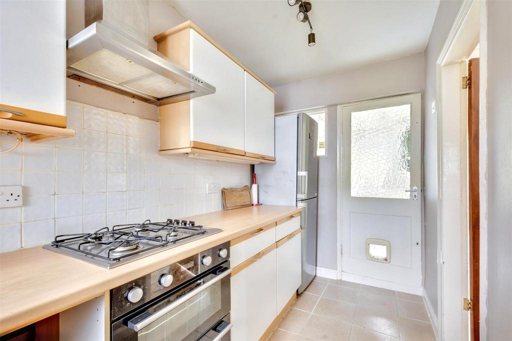 Kitchen 2.jpeg