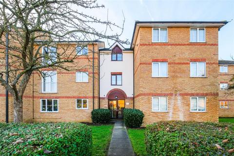 1 bedroom flat to rent, Beaufort Close, Chingford