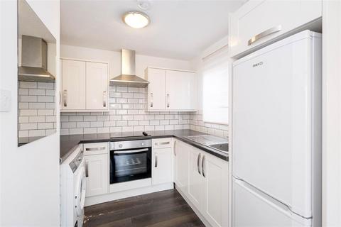 1 bedroom flat to rent, Beaufort Close, Chingford