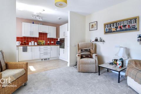 1 bedroom flat for sale, Airfield Road, Bury St Edmunds