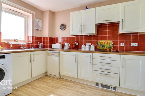 1 bedroom flat for sale, Airfield Road, Bury St Edmunds