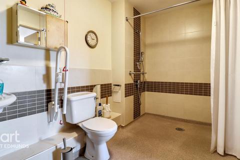 1 bedroom flat for sale, Airfield Road, Bury St Edmunds
