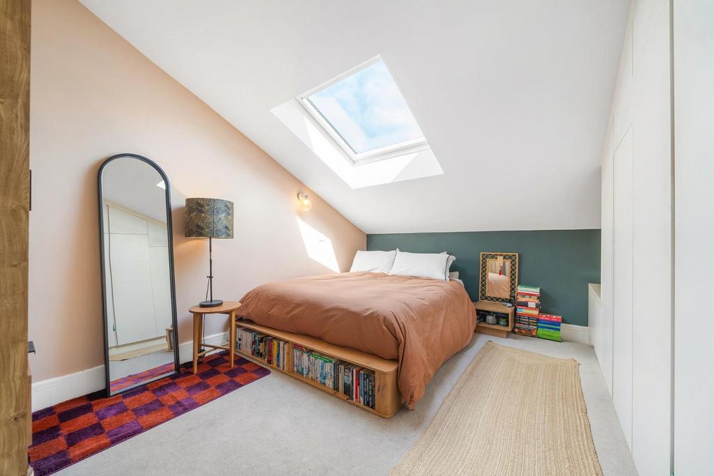 Bedroom 1.jpg