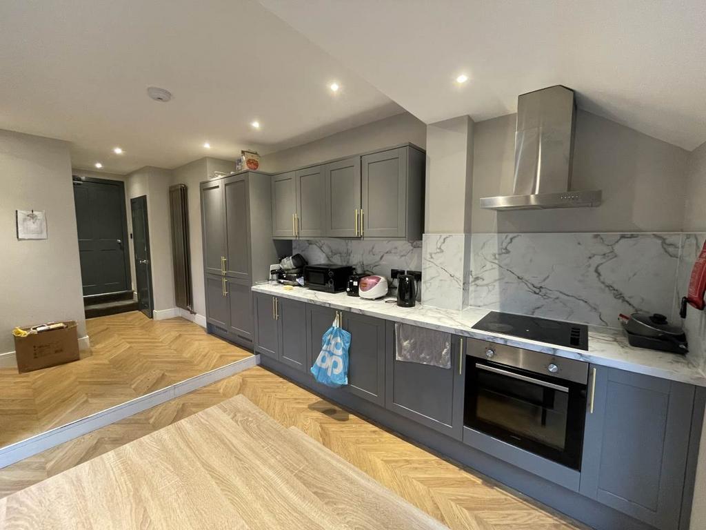 Kitchen 1