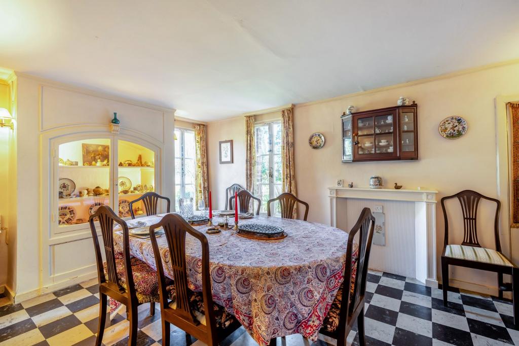 Breakfast Room