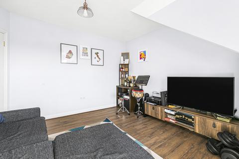 Flat 3, 37 Barrow Road, Streatham, London, SW16 5PE