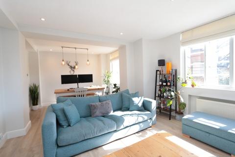 2 bedroom apartment to rent, The Shrubbery, Surbiton KT6