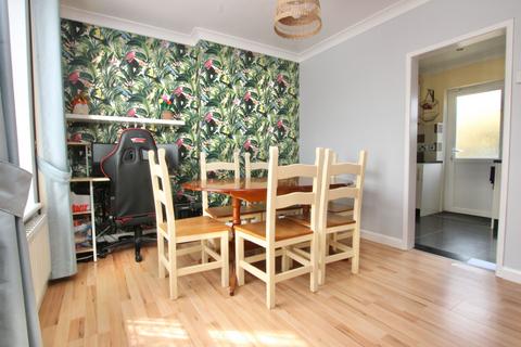 3 bedroom semi-detached house for sale, Chaucer Road, Elvington, Dover