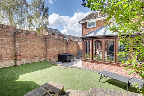 3 bedroom end of terrace house for sale, Knowle Drive, Harpenden, Hertfordshire, AL5