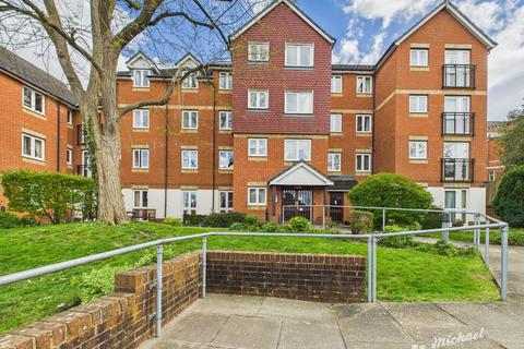 1 bedroom flat for sale, Florence Court, Willow Road, Aylesbury, Buckinghamshire