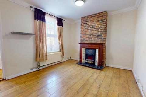 9 Whitfeld Road, Ashford, TN23 7TS