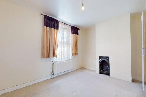 9 Whitfeld Road, Ashford, TN23 7TS