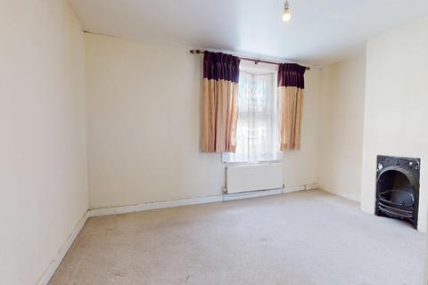 9 Whitfeld Road, Ashford, TN23 7TS
