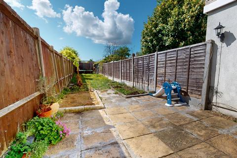 9 Whitfeld Road, Ashford, TN23 7TS
