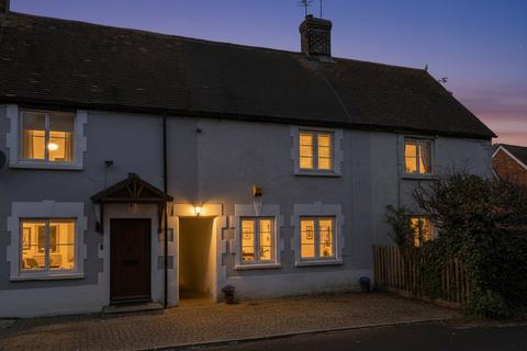 3 bedroom terraced house for sale, Haddenham Road, Aylesbury HP17