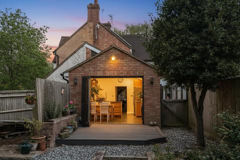 3 bedroom terraced house for sale, Haddenham Road, Aylesbury HP17