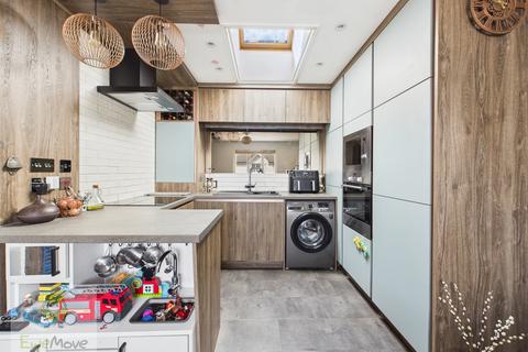 10 Chancel Drive, Wainscott, Rochester, ME3 8FT