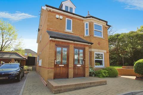 3 bedroom detached house to rent, Gordon Hill, Chesham Court, EN2