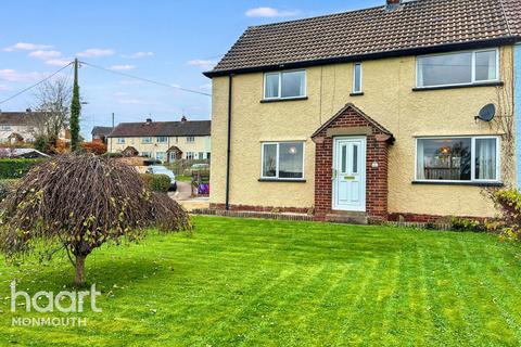 3 bedroom end of terrace house for sale, Queens Hill, Monmouth