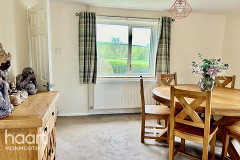 3 bedroom end of terrace house for sale, Queens Hill, Monmouth
