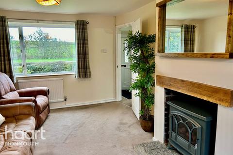 undefined, Queens Hill, Monmouth