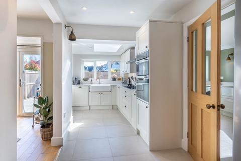 Fernlea Latimer Road, Alvechurch, Birmingham, B48 7NN