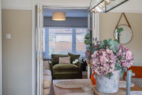 Fernlea Latimer Road, Alvechurch, Birmingham, B48 7NN