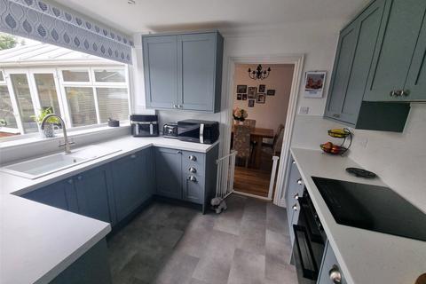 3 bedroom house for sale, Hilary Crescent, Rayleigh, Essex, SS6